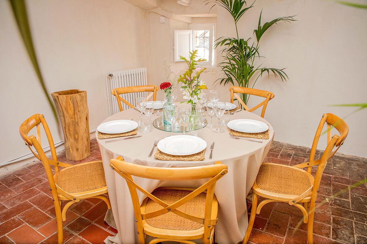 Mesa para seis en Sala Molí